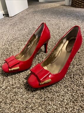 Me Too Red Bow-Accent Patent Leather Pumps - Women